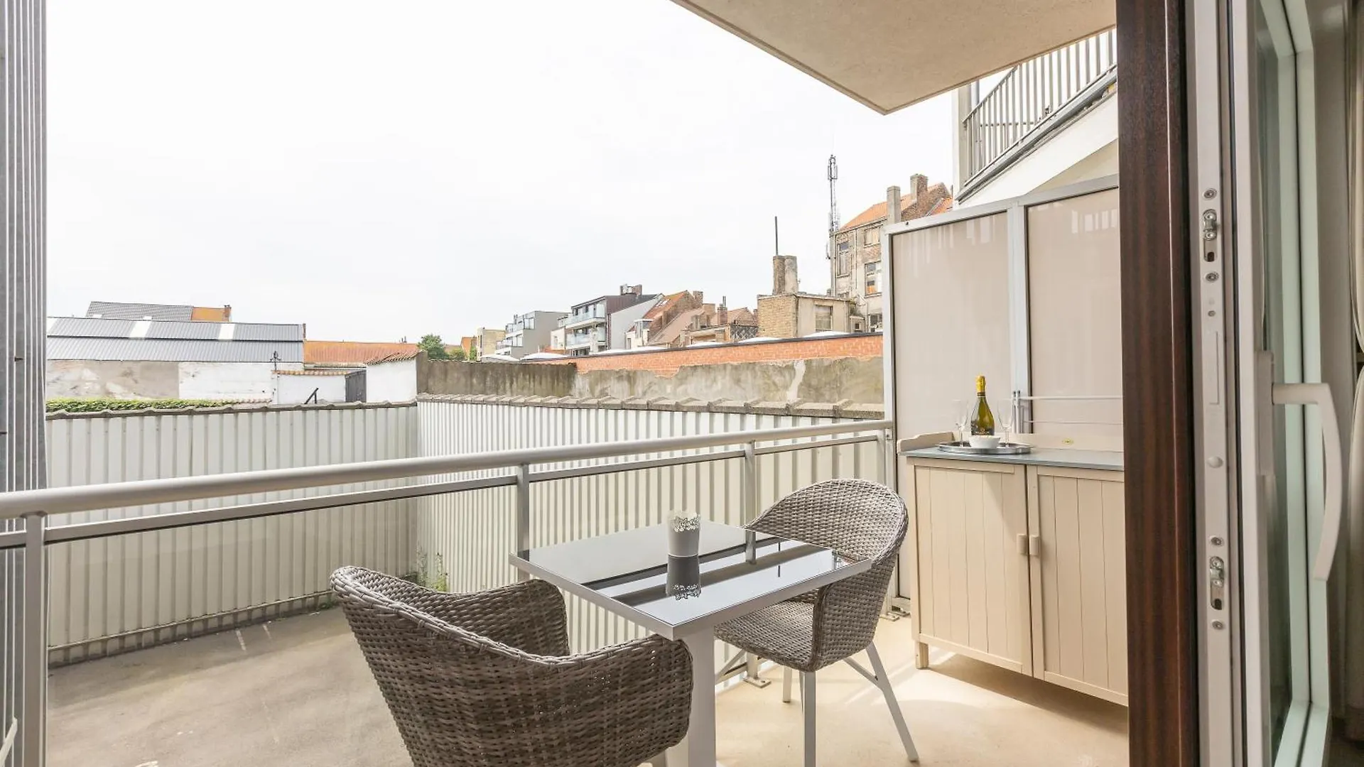 Apartment Luxe Studio Athena Vlakbij Het Strand Van Oostende